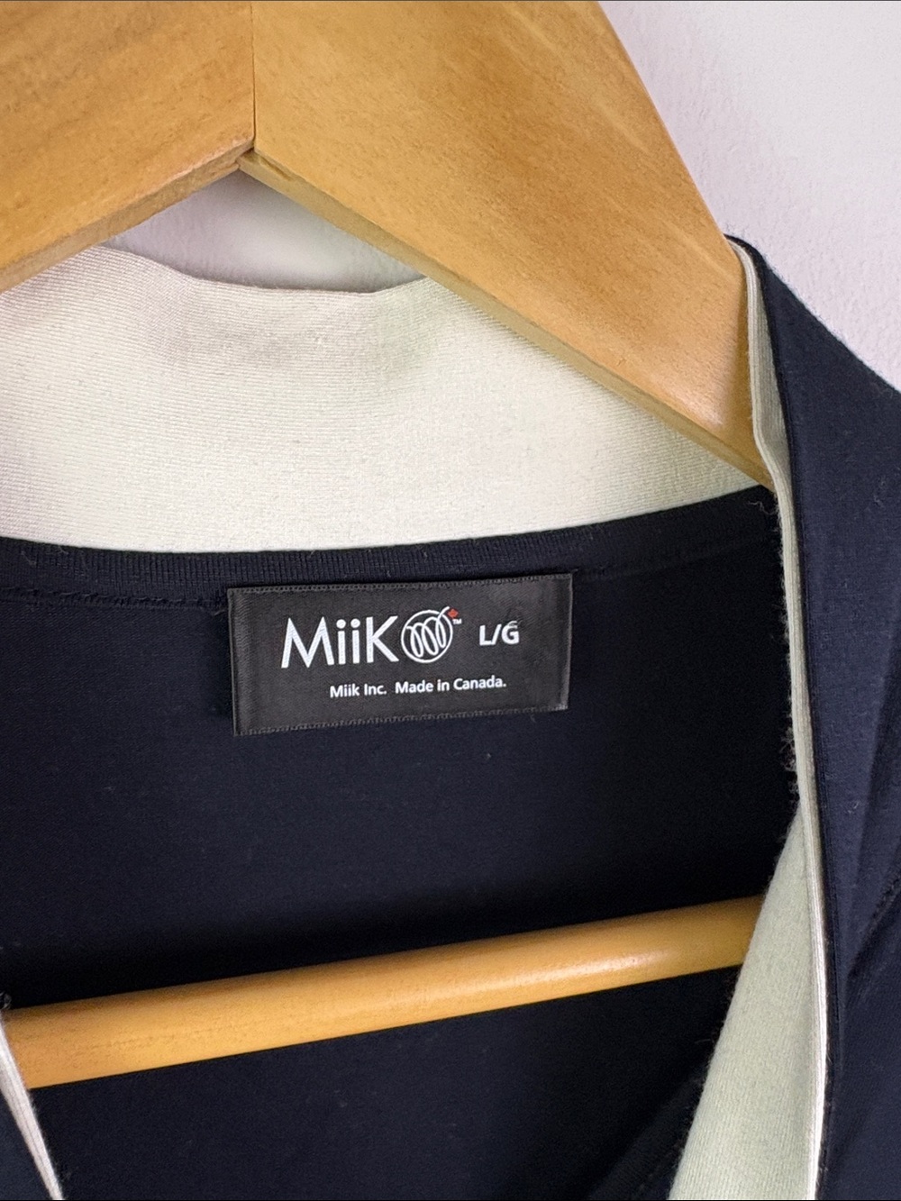 MIIK Navy Tie-Neck Shift Dress with White Trim made in Canada size L - Picture 5 of 6